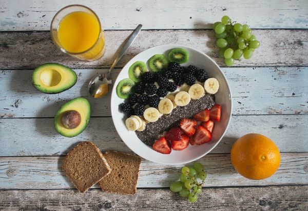 Легкая в соблюдении высокожировая кето диета, можно ли употреблять клубнику, арбузы, малину и другие ягоды и фрукты?