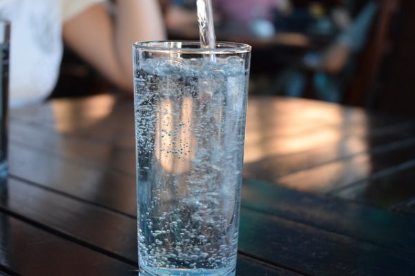 Сколько воды нужно пить в день по весу для похудения и поддержания здоровья?
