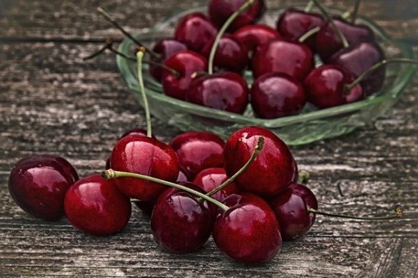Можно ли есть вишню при похудении, польза и возможный вред вкусных ягод