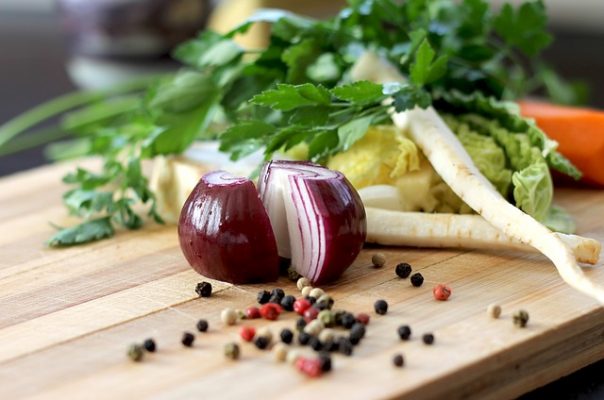 Классический и другие рецепты лукового супа для похудения, отзывы и результаты диеты