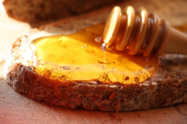 Можно или нет есть мед при похудении, польза продукта и варианты замены