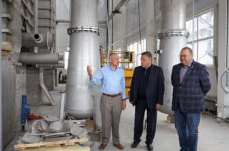 Мельниченко и Тимченко осмотрели очистные сооружения фабрики «Маяк»