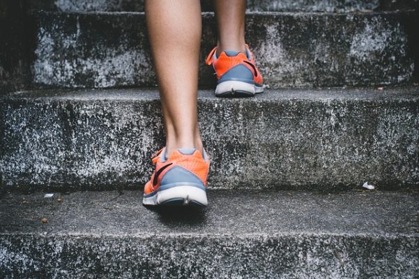 Сколько шагов нужно ходить в день, чтобы похудеть?
